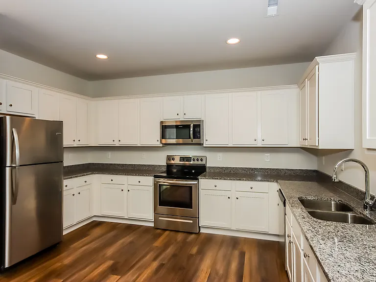 176 Nottingham Cir — Photo 7