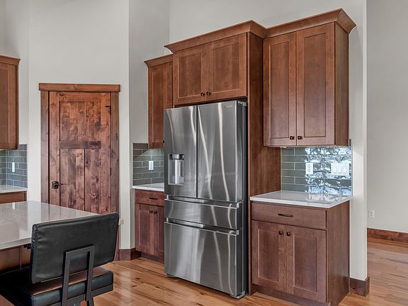 4th image of 4221 Juniper Cir