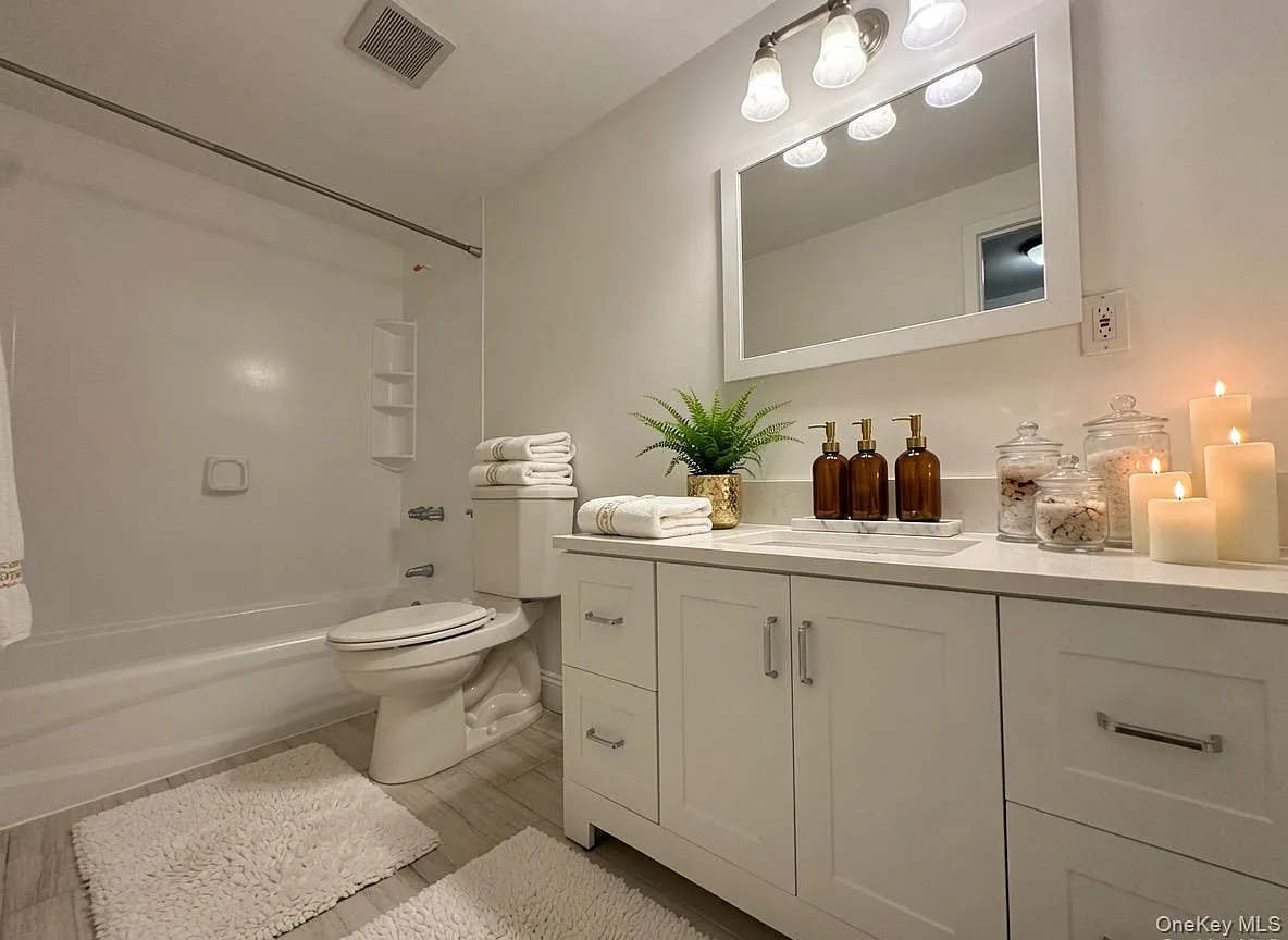 2 bed, 1.5 bath, $3,200 — Photo 3