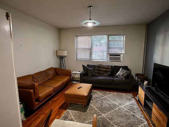 3rd image of 427 Humboldt St APT 1