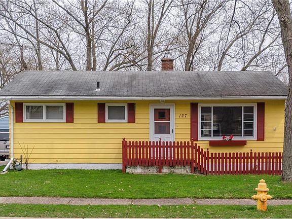 2nd image of 127 Marion Ave
