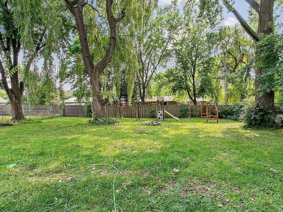 412 N Saint Bernard Dr, De Pere, WI 54115 MLS 50279024 Zillow