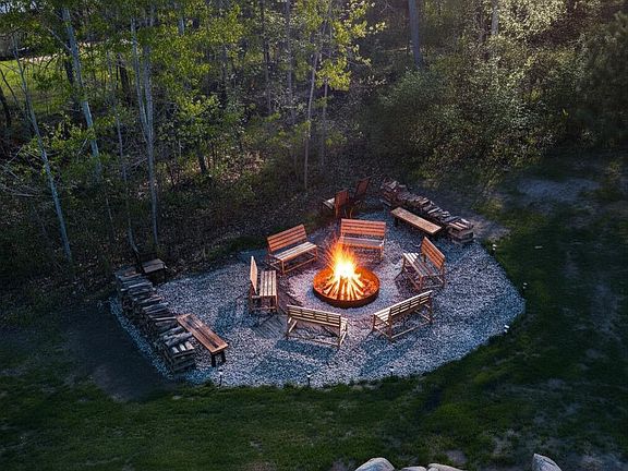 5th image of 412 Majestic Pines Ln NW
