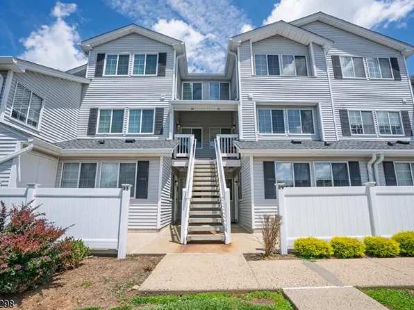 29 Cheswich Ct, Bedminster, NJ 07921