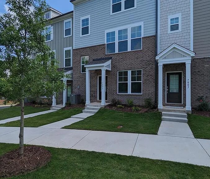 7005 Gentle Pine Pl — Photo 2