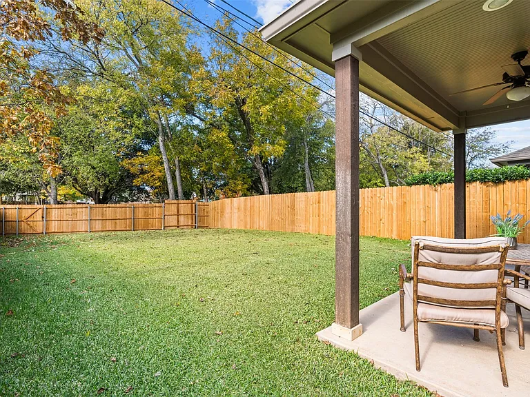 Expansive back yard