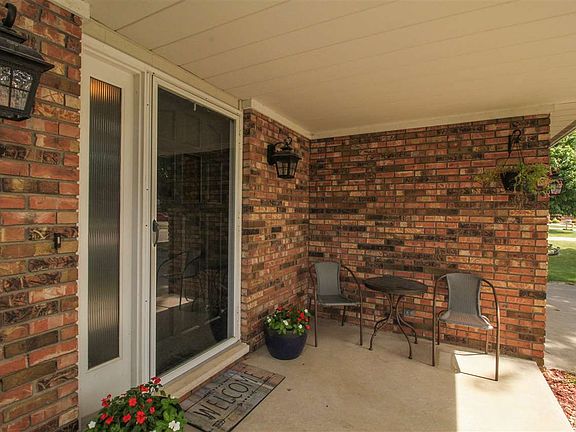 3rd image of 440 Southgate St