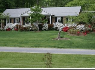8 Hastings Cir, Greensboro, NC 27406
