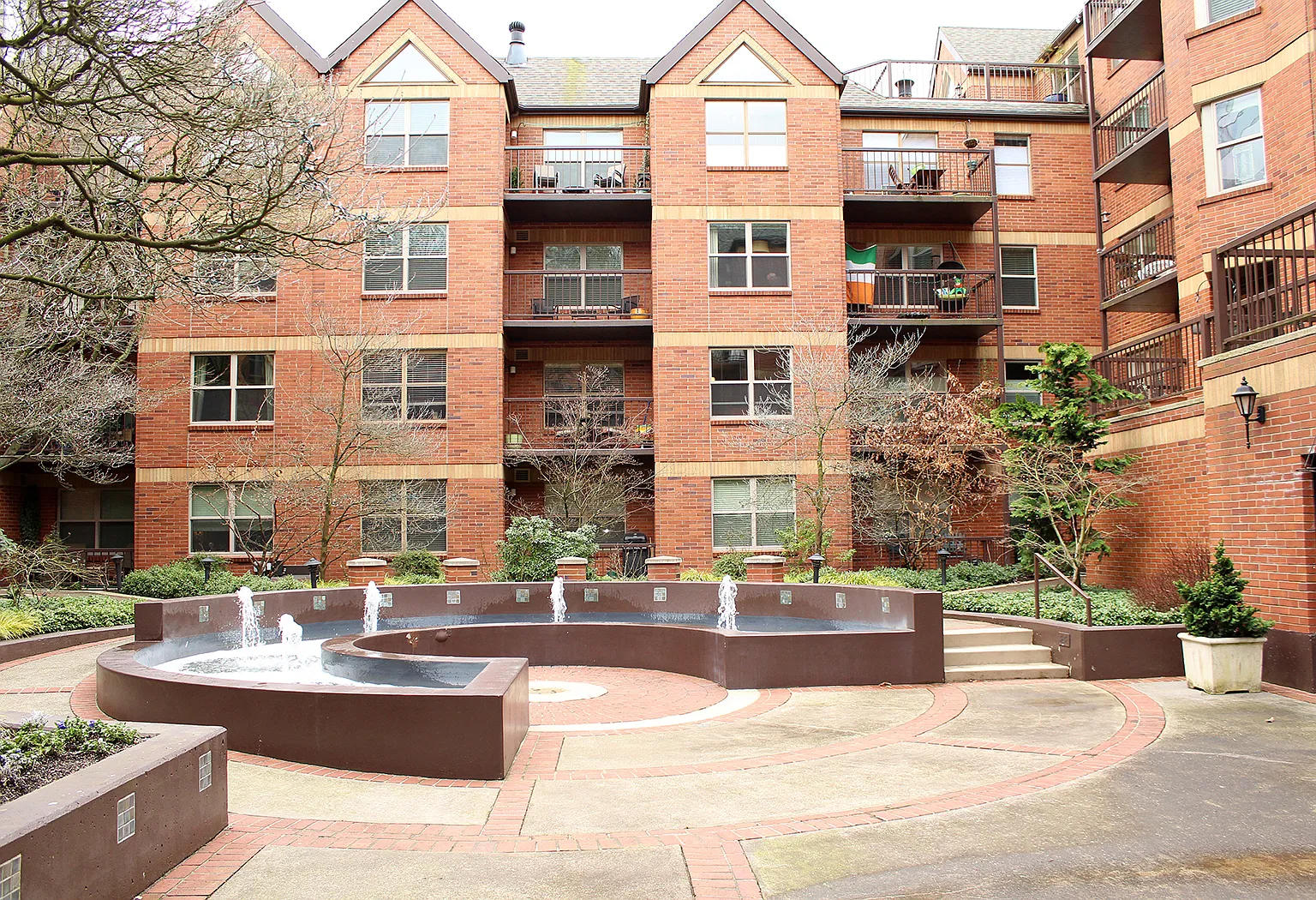 Spacious SW Condo with Patio Overlooking the Park Blocks - Walk Score 99! — Photo 2