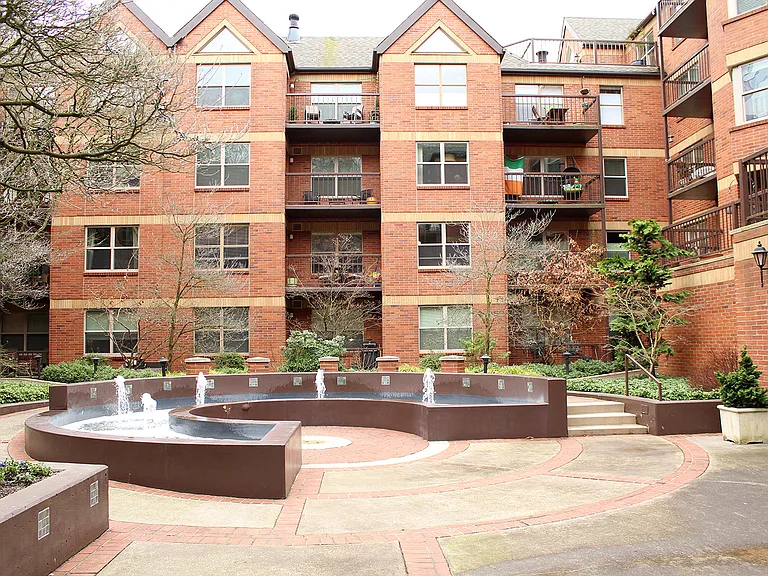 1500 SW Park Ave #210 — Photo 2