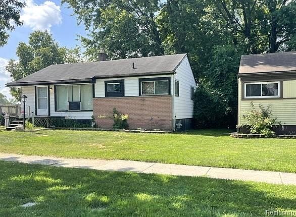 31415 Glen St, photo 4