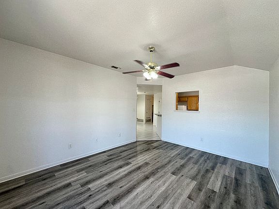5th image of 3105 Dannen Ct