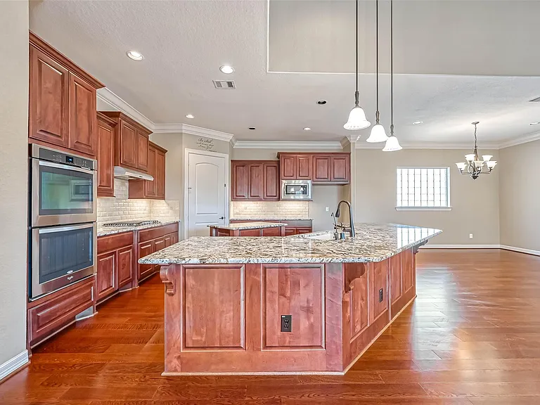 5014 Fairford Dr — Photo 16