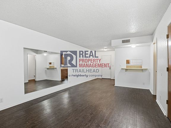 3rd image of 3736 Ramona Dr APT 200