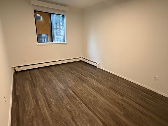 4th image of 13230 Maple Ave #1