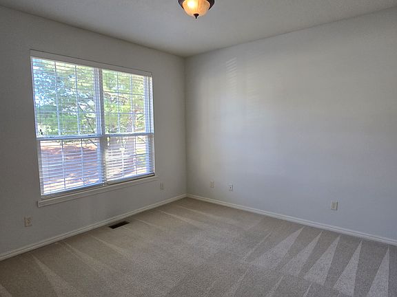 4th image of 4 Aylesford Ln
