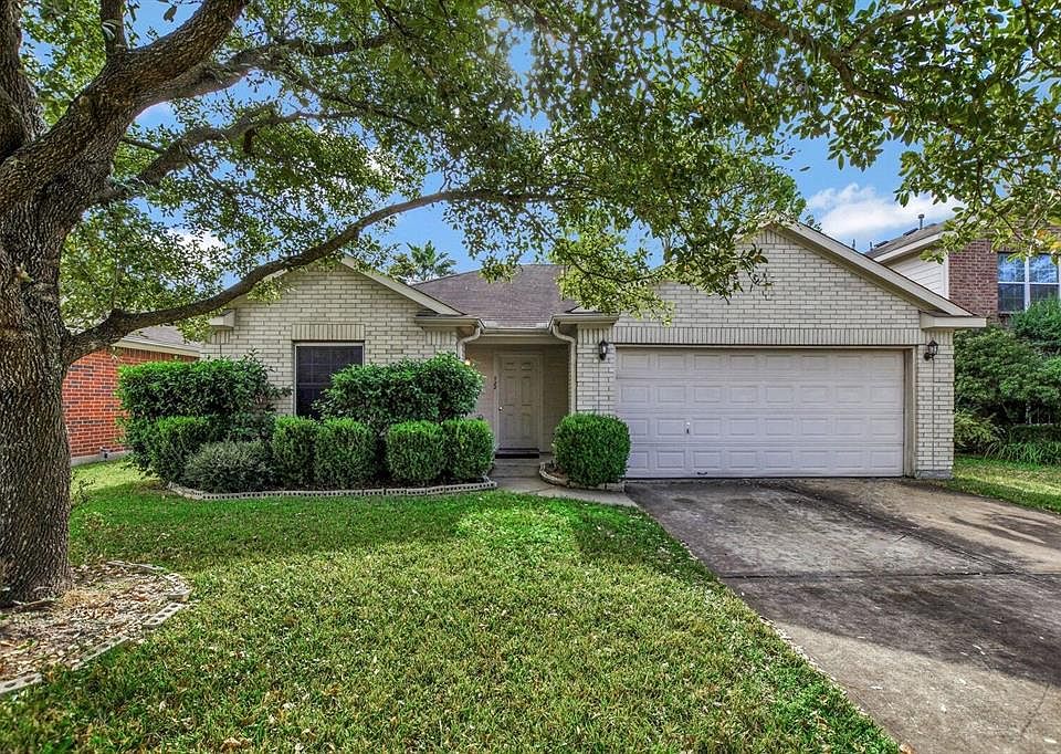 1st image of 722 Hillock Bluff Cir