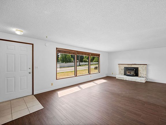 3rd image of 806 S Adams Rd