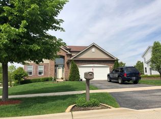 560 Donna Ave, Aurora, IL 60505