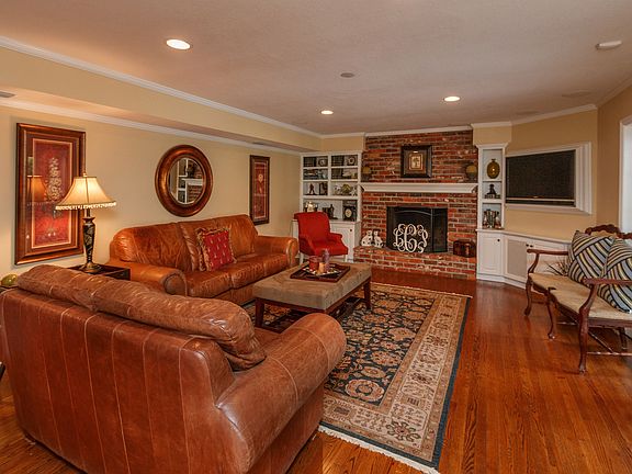 4th image of 2460 Forest Club Dr