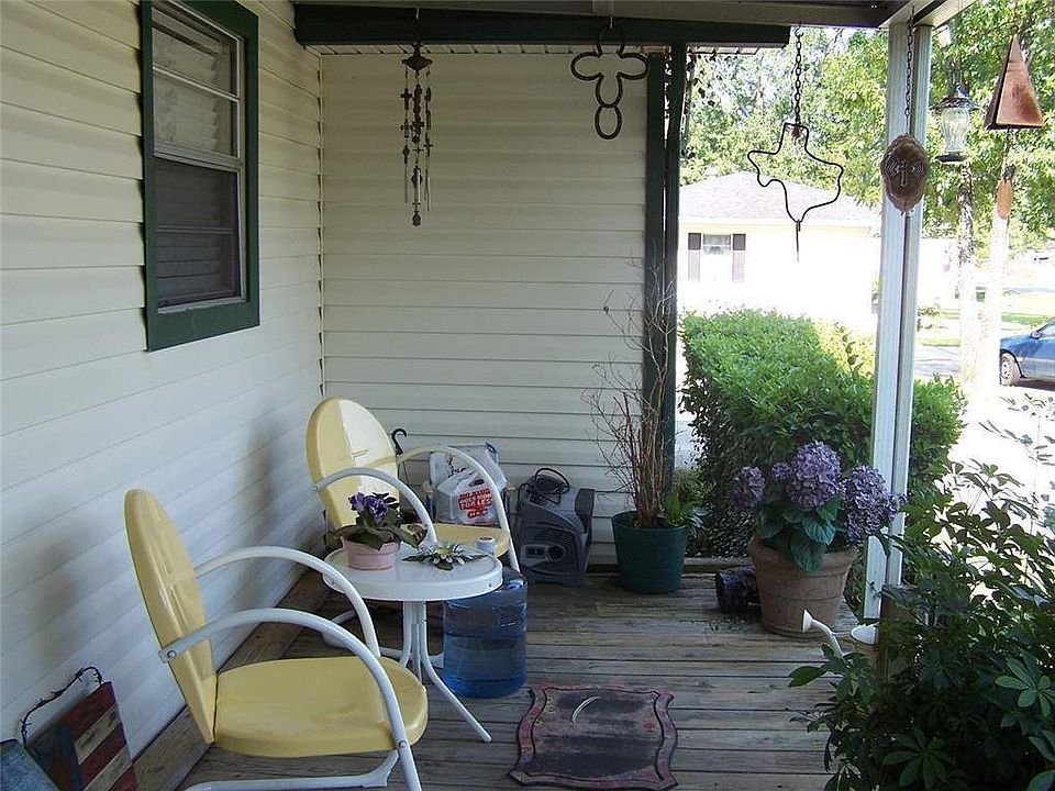 2nd image of 13114 Edgehill Dr