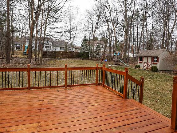 4th image of 36 Valleywood Dr