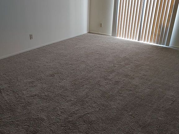 5th image of 1701 Talmadge St #207