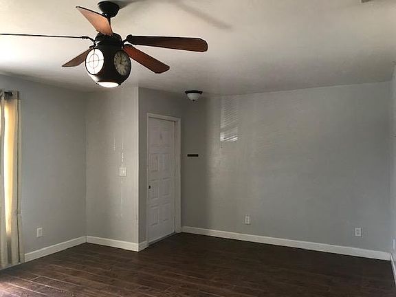 Living room/dining room
