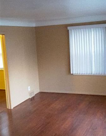 Appleton livingroom 2