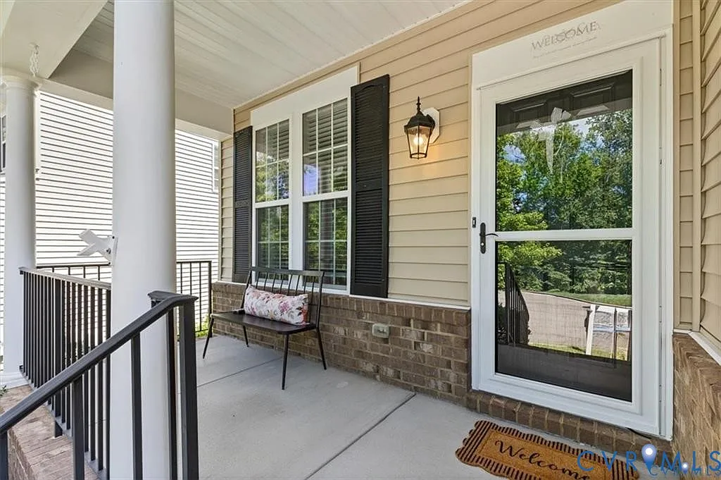4 bed, 2.5 bath, 2520 sqft, $3,250 — Photo 2