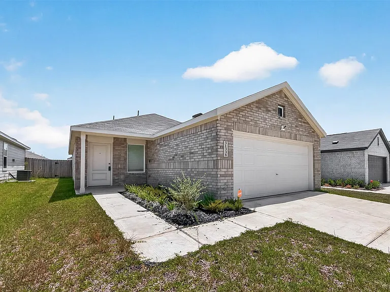 31338 Black Cherry Hollow Dr — Photo 2
