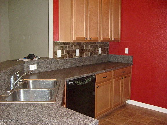 4th image of 2828 Woodstone Dr
