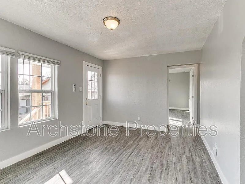 1231 N Grand Blvd