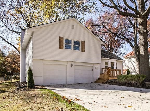 2nd image of 8814 Newton Dr
