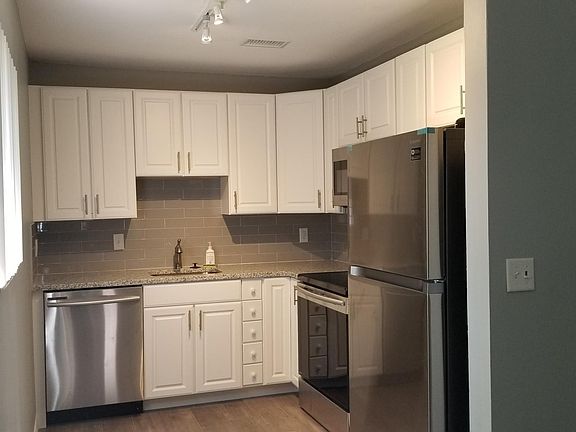 3rd image of 2705 Oak Park Way