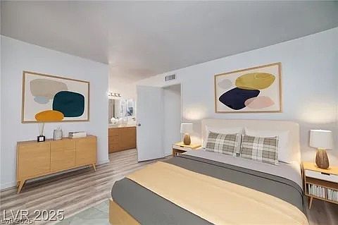 4th image of 725 N Royal Crest Cir #2B