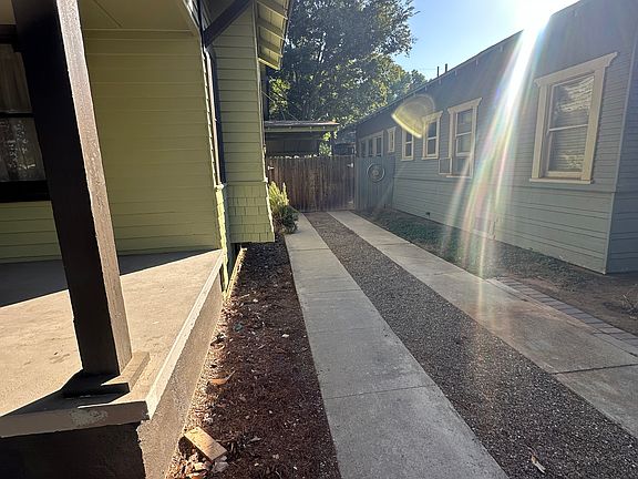 3rd image of 1250 N San Pablo Ave