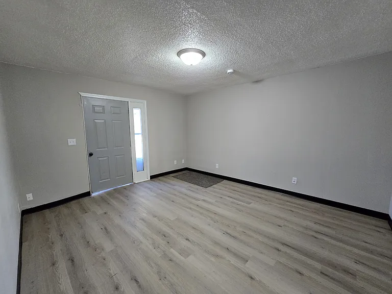 1125 N Barclay St — Photo 6