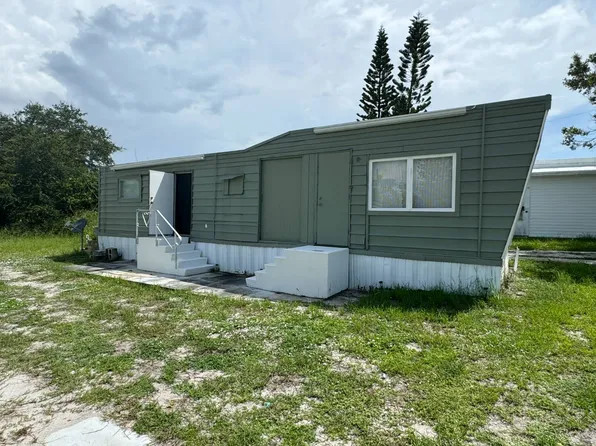 208 Pecan Pl, Fort Pierce, FL 34946