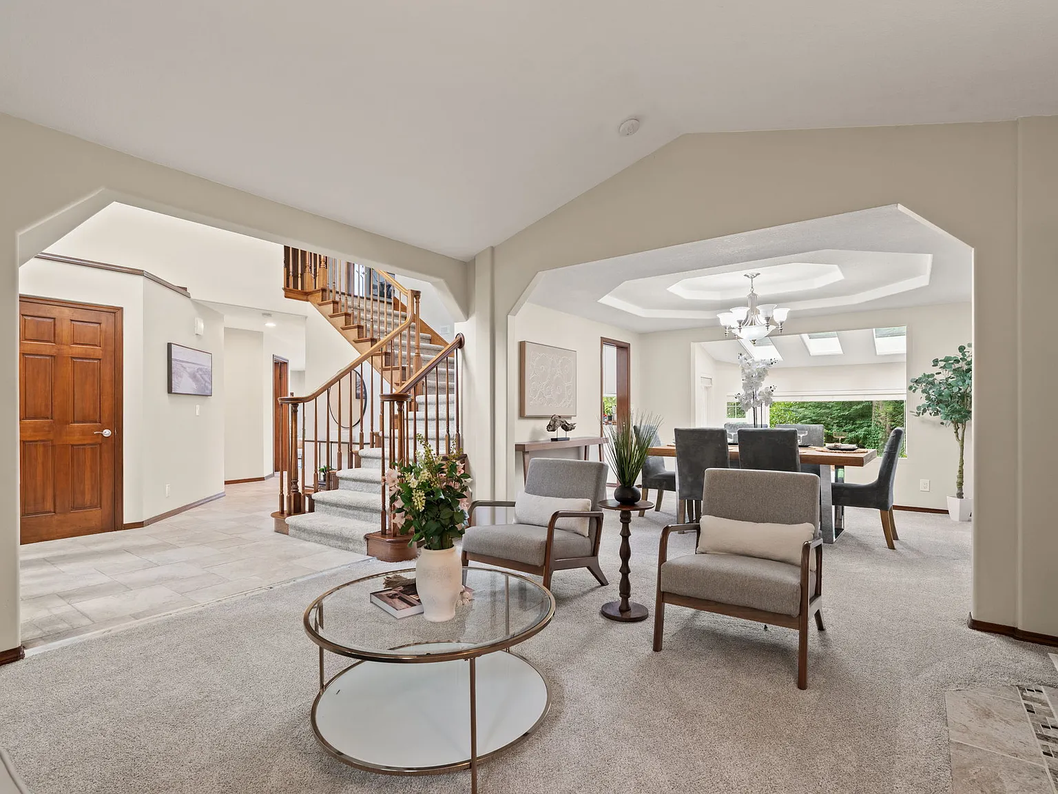 4 bed, 2870 sqft, $5,200 — Photo 3