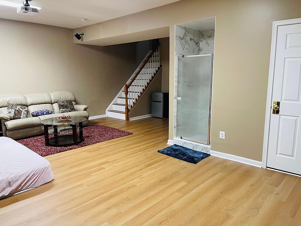2nd image of 22604 Welborne Manor Sq
