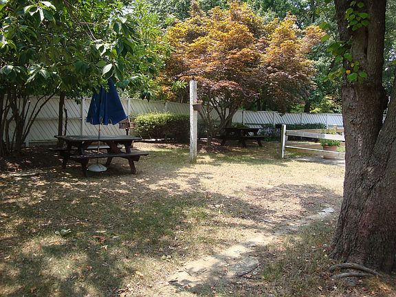BBQ area at pool