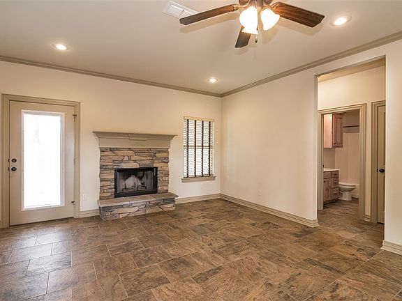 3rd image of 154 Collins Ct