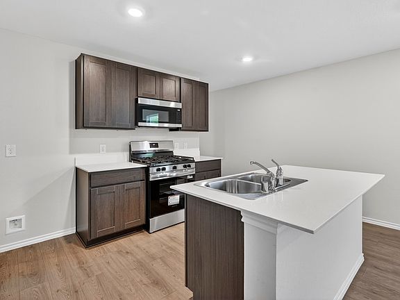 3rd image of 3507 Spring Time St
