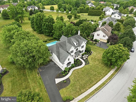 3rd image of 136 Buckwalter Rd