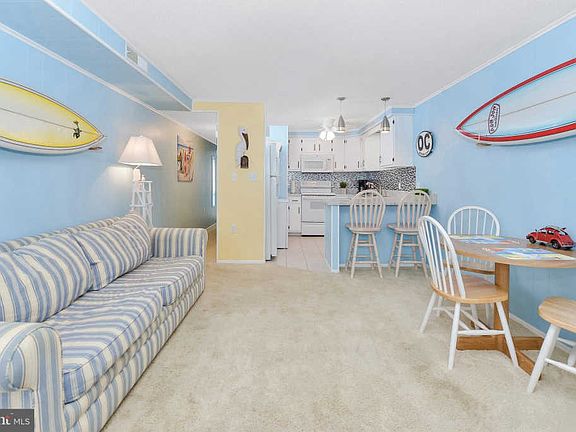 3rd image of 9 41st St Unit 327