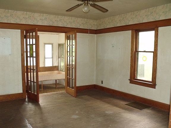 5th image of 1088 Woodward Ave