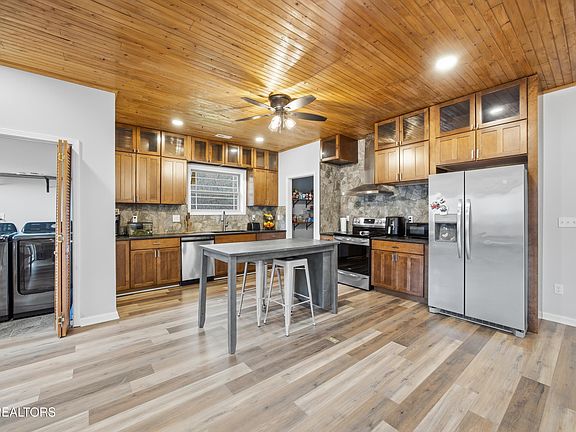 5th image of 287 Cave Creek Rd