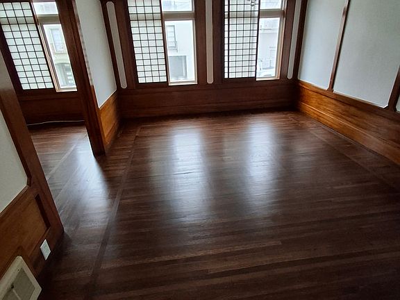 2nd image of 887 26th Ave