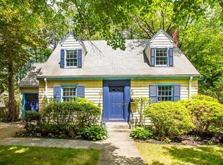 52 Clinton Pl, Newton, MA 02459